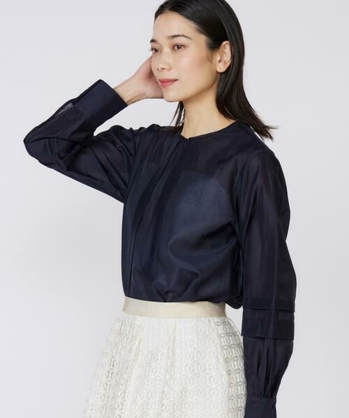 INED / イネド シャツ・ブラウス | シャイニーローンタックブラウス | 詳細1