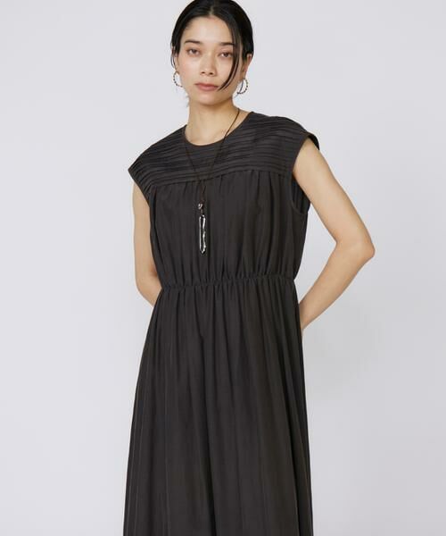 INED / イネド ミニ丈・ひざ丈ワンピース | タックワンピース(モカチャ3)