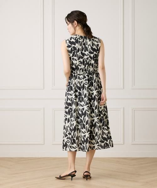 INED / イネド ミニ丈・ひざ丈ワンピース | 《大きいサイズ》ノースリーブプリントワンピース | 詳細19