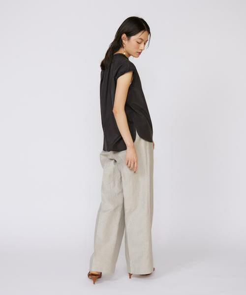 INED / イネド シャツ・ブラウス | 《大きいサイズ》タックフリルブラウス | 詳細4