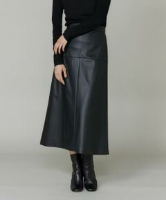 フェイクレザートラペーズスカート
