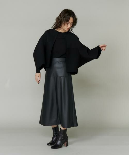 INED / イネド ミニ・ひざ丈スカート | 《大きいサイズ》フェイクレザートラペーズスカート | 詳細10