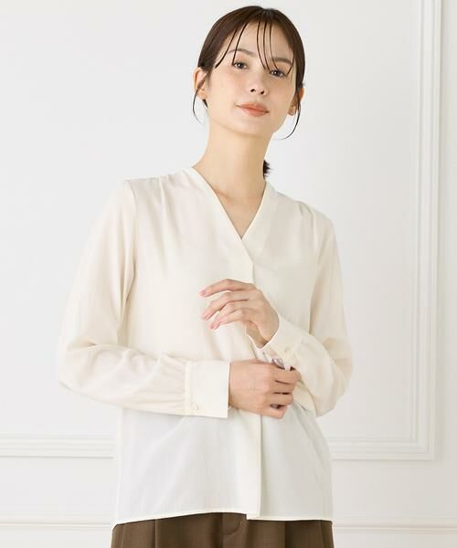 INED / イネド シャツ・ブラウス | Vネックブラウス | 詳細1