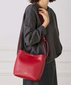 INED / イネド ショルダーバッグ | SOFT SHRINK レザークロスボディバッグ《YAHKI》