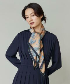 INED / イネド マフラー・ショール・スヌード・ストール | Classical Dahlia Scarfスカーフ《Tapis Noir》