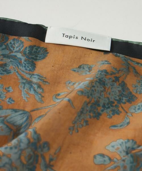 INED / イネド マフラー・ショール・スヌード・ストール | Classical Dahlia Scarfスカーフ《Tapis Noir》 | 詳細10