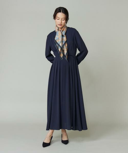 INED / イネド マフラー・ショール・スヌード・ストール | Classical Dahlia Scarfスカーフ《Tapis Noir》 | 詳細5