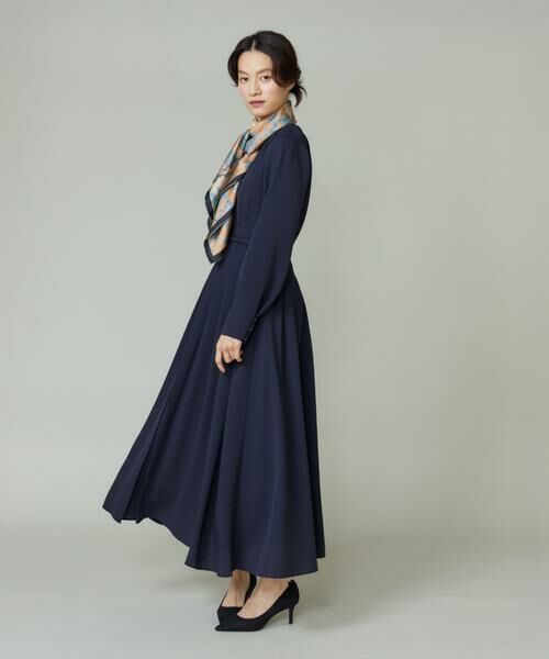 INED / イネド マフラー・ショール・スヌード・ストール | Classical Dahlia Scarfスカーフ《Tapis Noir》 | 詳細6