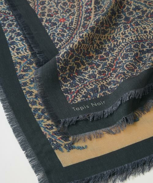 INED / イネド マフラー・ショール・スヌード・ストール | Large Dina Scarf 大判スカーフ《Tapis Noir》 | 詳細9