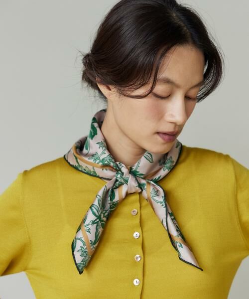 INED/イネド Small Classical Darlene Scarf スカーフ《Tapis Noir》 グリーン 40 INED/イネド Small Classical Darlene Scarf スカーフ《Tapis Noir》 グリーン 40