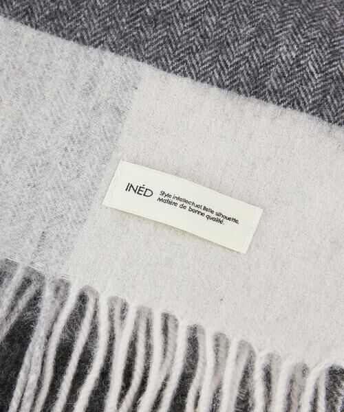 INED / イネド マフラー・ショール・スヌード・ストール | チェック柄ウール100%ストール | 詳細4