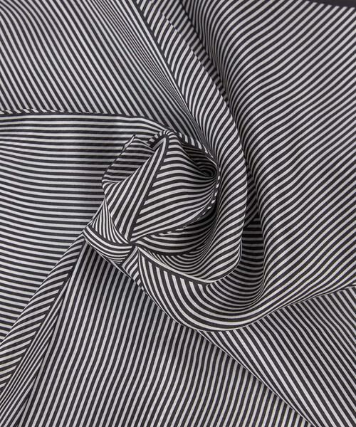 INED / イネド マフラー・ショール・スヌード・ストール | モノトーン柄シルク100%スカーフ | 詳細2