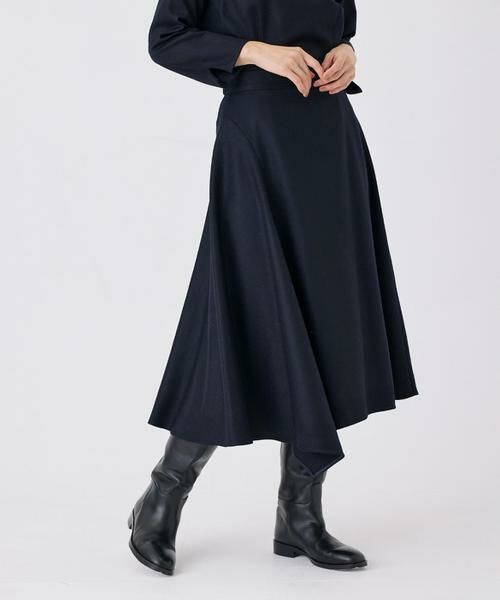 INED / イネド ミニ・ひざ丈スカート | 《大きいサイズ》ハイカウントフラノ アシンメトリーフレアスカート（ネイビー）