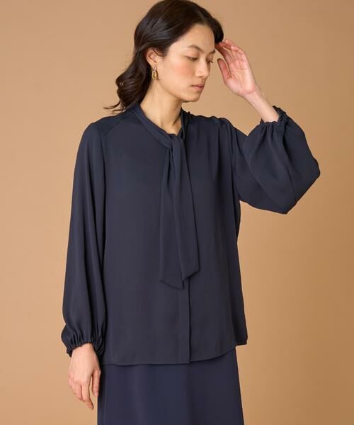 INED / イネド シャツ・ブラウス | ボウタイブラウス（ネイビー）
