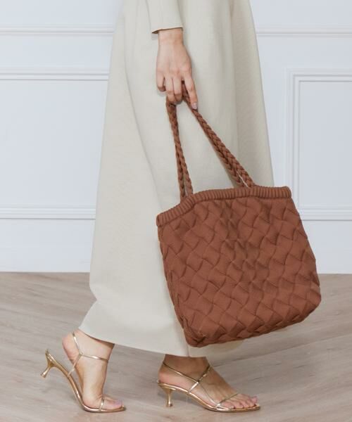 INED / イネド ハンドバッグ | バンピーバスケットバッグ（ブラウン）