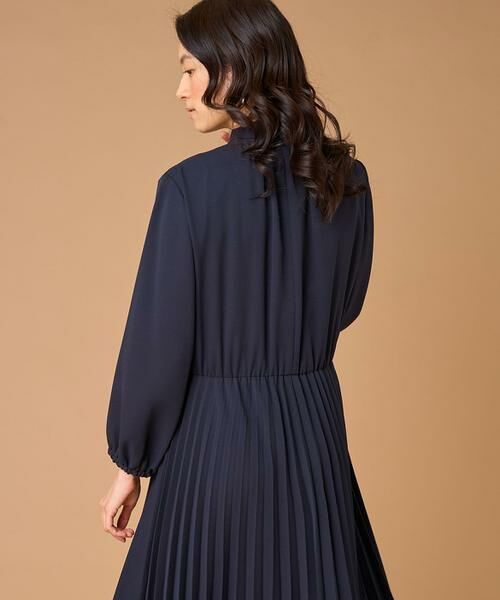 INED / イネド ミニ丈・ひざ丈ワンピース | ボウタイ付きプリーツワンピース | 詳細7