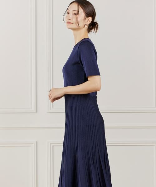 INED / イネド ミニ丈・ひざ丈ワンピース | プリーツニットワンピース（ネイビー）