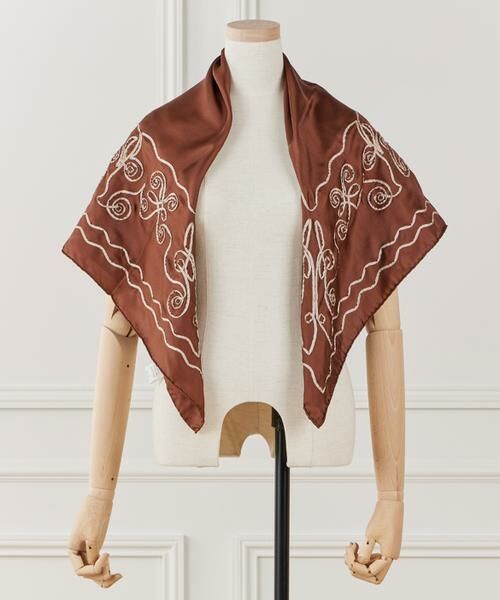 INED / イネド マフラー・ショール・スヌード・ストール | テープエンブロイダリースカーフII《ASAUCE MELER》（ブラウン）