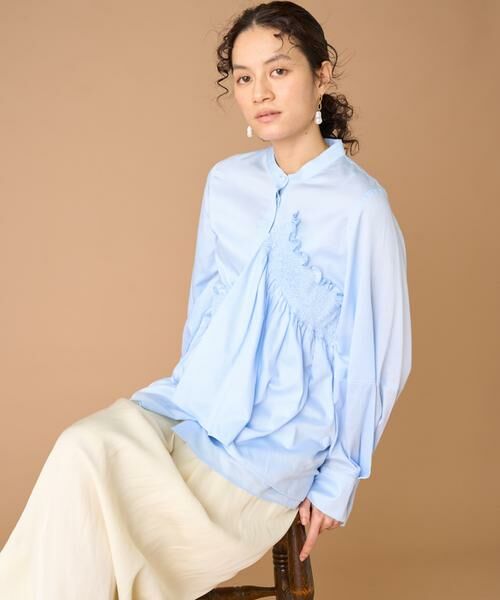 INED / イネド シャツ・ブラウス | シャーリングブラウス　（サックス3）