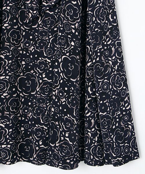 INGEBORG / インゲボルグ ミニ丈・ひざ丈ワンピース | 【アウトレット】レザーカットカメリアプリントワンピース | 詳細4