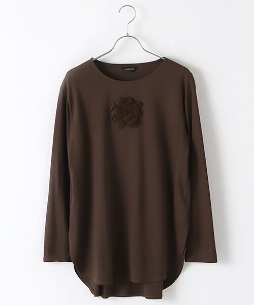 INGEBORG / インゲボルグ カットソー | 【OUTLET】ふわふわカメリア付カットソー（ブラウン）