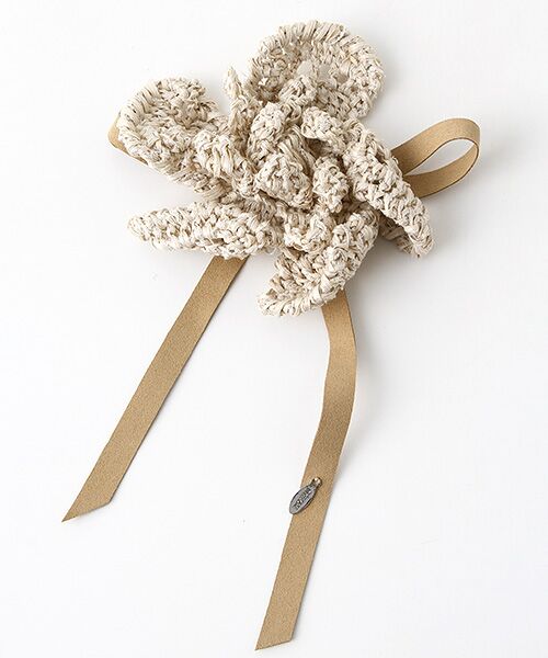INGEBORG / インゲボルグ ブローチ・コサージュ | 【OUTLET】ニットフラワーモチーフコサージュ（ベージュ）