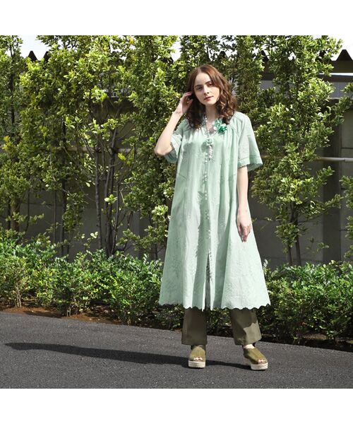 インゲボルグ・KANEKO ISAO・チューリップ刺繍 白ワンピース・ドレス-