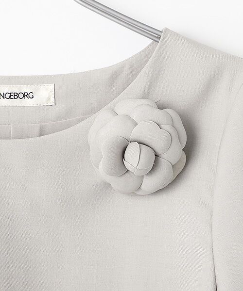 INGEBORG / インゲボルグ シャツ・ブラウス | 【OUTLET】クリアツイル・シフォンコンビブラウスカメリアコサージュ付 | 詳細9