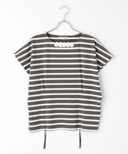 INGEBORG / インゲボルグ カットソー | 【OUTLET】ニットモチーフ付き変形スリーブカットソー（チャコール×オフ）