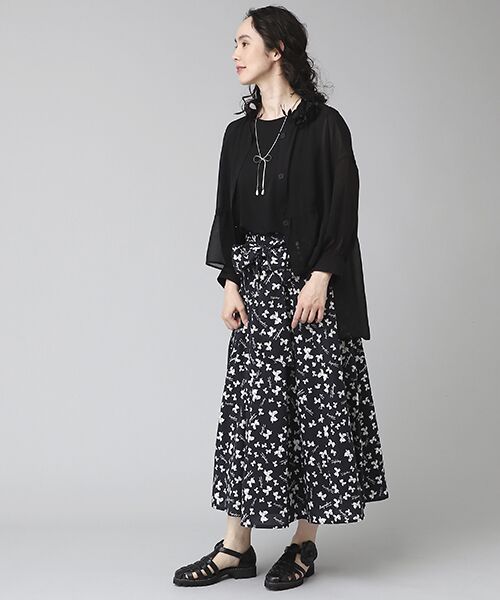 美品＊インゲボルグ＊リボン柄＊モノトーン＊スカートスーツ 美品＊インゲボルグ＊リボン柄＊モノトーン＊スカートスーツ