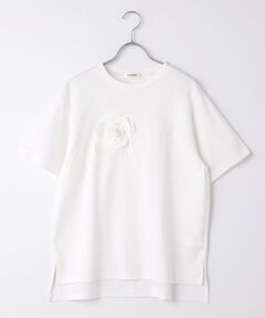 立体カメリアモチーフ Tシャツ