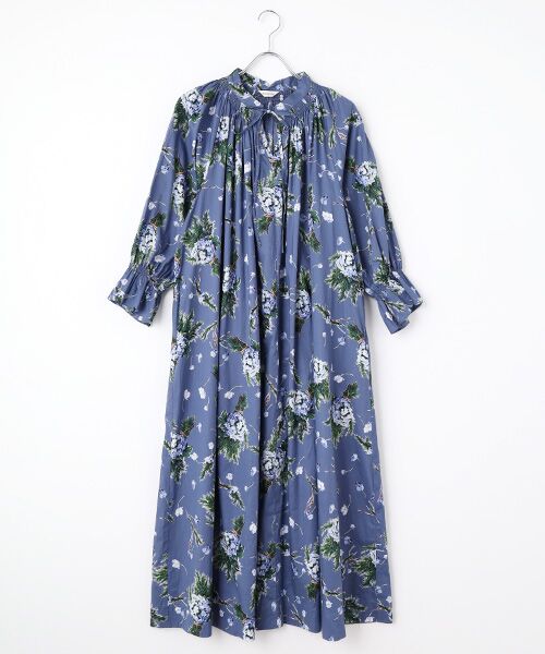 セール】 ○ゆり刺繍ワンピース （ロング・マキシ丈ワンピース