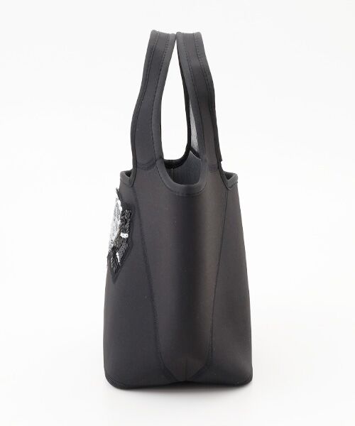 INGEBORG / インゲボルグ トートバッグ | 『雨を楽しむ』カメリアリボンモチーフ付きバッグ | 詳細3