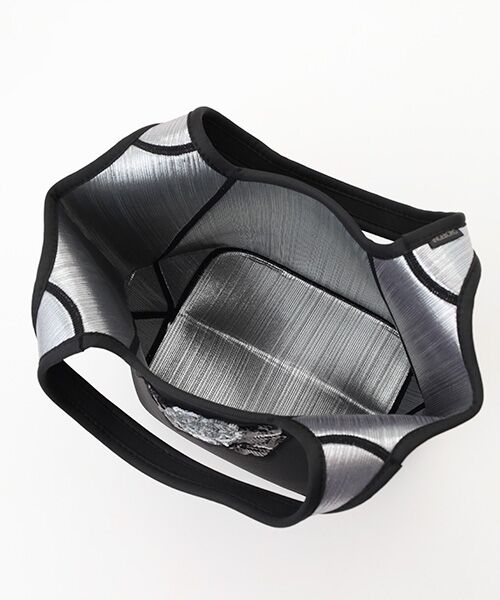 INGEBORG / インゲボルグ トートバッグ | 『雨を楽しむ』カメリアリボンモチーフ付きバッグ | 詳細7