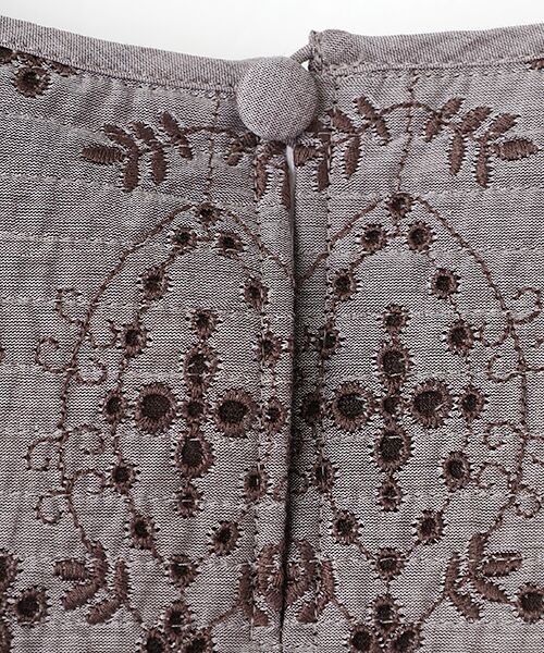 INGEBORG / インゲボルグ シャツ・ブラウス | ボタニカル刺繍ブラウス | 詳細5