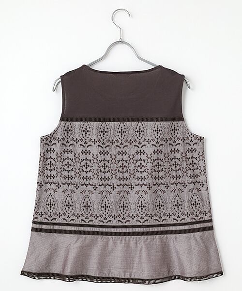 INGEBORG / インゲボルグ カットソー | ボタニカル刺繍使いノースリーブカットソー | 詳細3