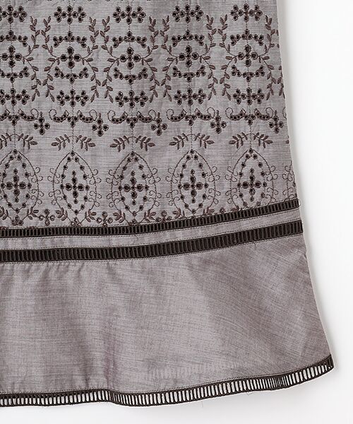 INGEBORG / インゲボルグ カットソー | ボタニカル刺繍使いノースリーブカットソー | 詳細5