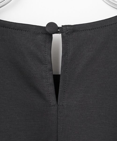 INGEBORG / インゲボルグ カットソー | フラワーモチーフ付きボリュームスリーブカットソー | 詳細5