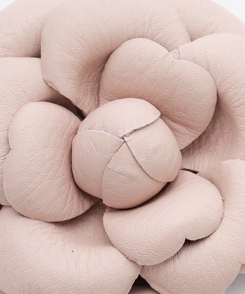 INGEBORG / インゲボルグ ブローチ・コサージュ | カラーレザーカメリアコサージュ | 詳細3