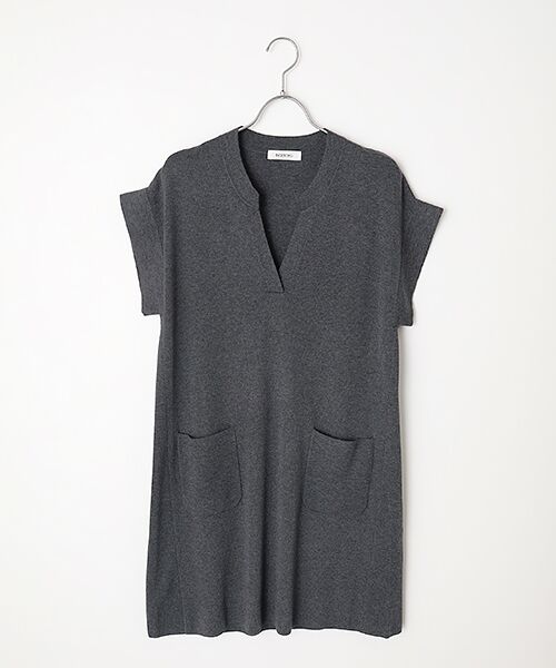INGEBORG / インゲボルグ シャツ・ブラウス | スリットネックニットチュニック（チャコール）