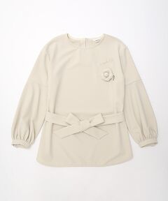 INGEBORG / インゲボルグ カットソー | コサージュ付きロゴ刺繍入りカットソー