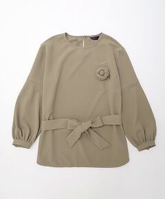 INGEBORG / インゲボルグ カットソー | コサージュ付きロゴ刺繍入りカットソー