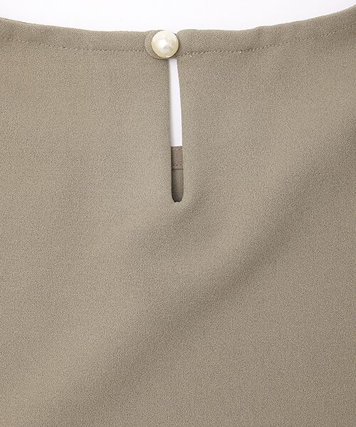 INGEBORG / インゲボルグ カットソー | コサージュ付きロゴ刺繍入りカットソー | 詳細7