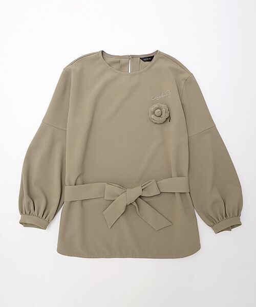 INGEBORG / インゲボルグ カットソー | コサージュ付きロゴ刺繍入りカットソー（グレー）