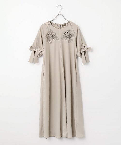INGEBORG / インゲボルグ ロング・マキシ丈ワンピース | 透かしコード刺繍カットソーワンピース（グレージュ）