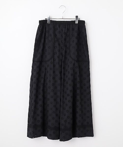 INGEBORG / インゲボルグ その他パンツ | 花柄レース刺繍ワイドパンツ（クロ）