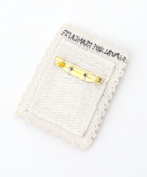 INGEBORG / インゲボルグ ブローチ・コサージュ | レター刺繍ブローチ | 詳細1