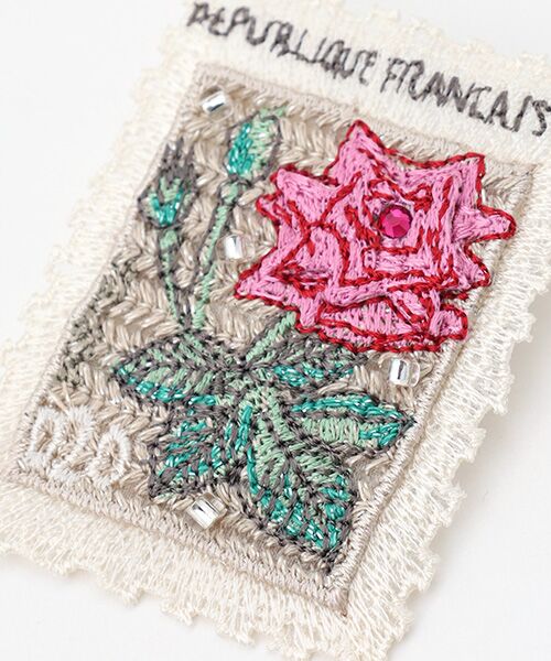 INGEBORG / インゲボルグ ブローチ・コサージュ | レター刺繍ブローチ | 詳細2