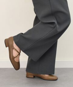 【INTER-CHAUSSURES】スクエアトウクロスストラップパンプス