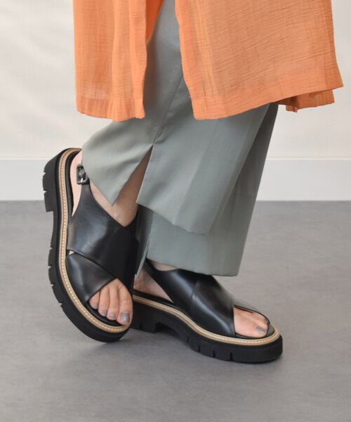 INTER-CHAUSSURES/インター ショシュール 【LUCA GROSSI】厚底クロスベルトサンダル ブラック 38 INTER-CHAUSSURES/インター ショシュール 【LUCA GROSSI】厚底クロスベルトサンダル ブラック 38